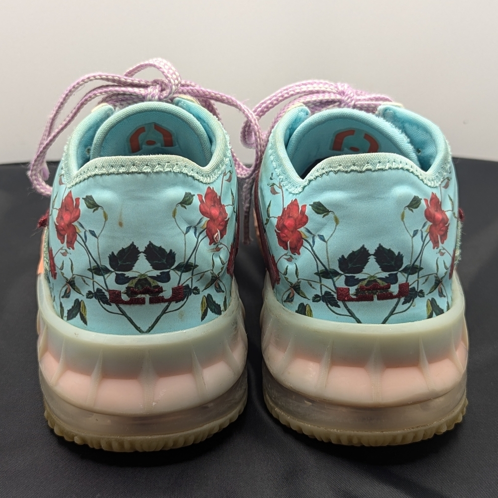 Nike Lebron x Mimi Plange 18 Low Daughters Floral Size 6Y - Picture 3 of 12